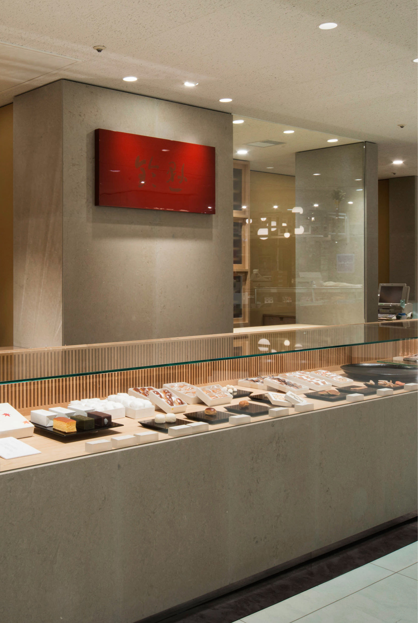 福岡天神岩田屋店